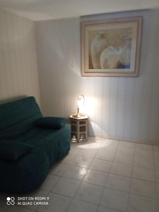 Appartement GRAND STUDIO à 2mn à pied des plages à Mèze Extérieur photo