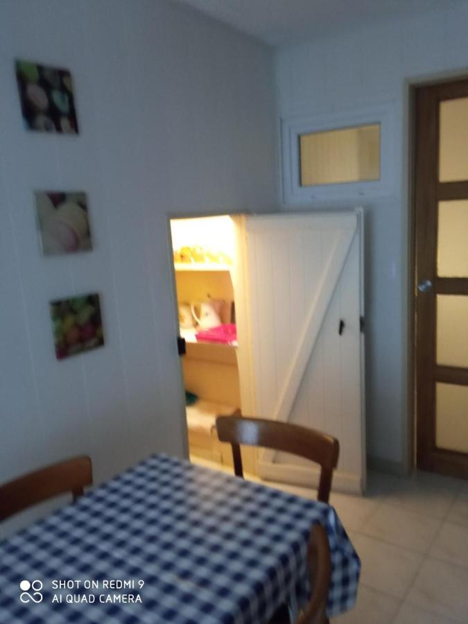 Appartement GRAND STUDIO à 2mn à pied des plages à Mèze Extérieur photo