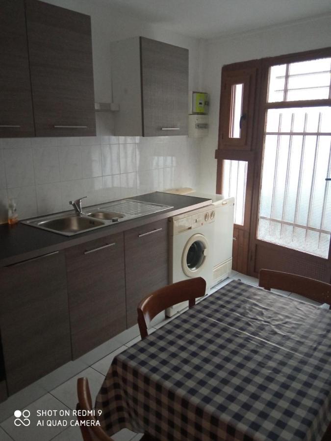 Appartement GRAND STUDIO à 2mn à pied des plages à Mèze Extérieur photo